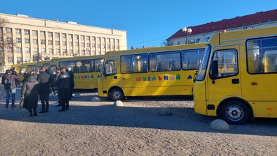 Шість шкільних автобусів отримають територіальні громади Закарпаття