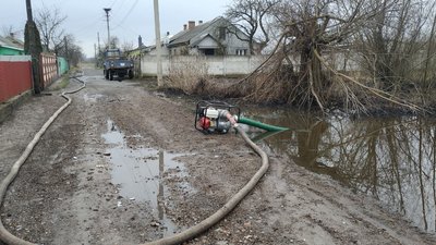 Як долають наслідки підтоплення сільськогосподарських угідь та житлових будинків на Волині Як долають наслідки підтоплення сільськогосподарських угідь та житлових будинків на Волині