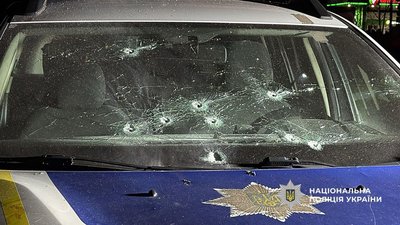 Стрілянина по патрульних в Одесі, машина поліцейських