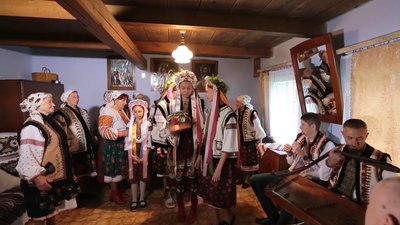 "Українка не відчувала драматизм свого існування" — фольклорист Сергій П'ятаченко про роль жінки в громаді "Українка не відчувала драматизм свого існування" — фольклорист Сергій П'ятаченко про роль жінки в громаді