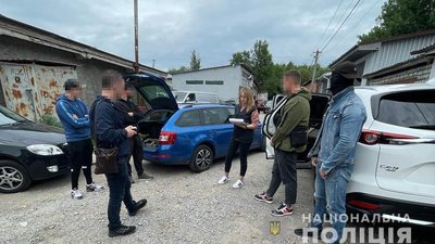 У Житомирі затримали організаторів схеми незаконного виїзду людей за кордон