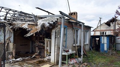 "Розстріляли сина біля будинку". Жителька села Коровій Яр на Донеччині розповіла поліції, як поховала сина в окупації