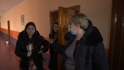 "Тривожний сигнал під час уроку". У вінницькій школі провели тренувальну евакуацію "Тривожний сигнал під час уроку". У вінницькій школі провели тренувальну евакуацію