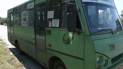 Зупинили перевезення на 40 хвилин: у Харкові протестували водії автобусів Зупинили перевезення на 40 хвилин: у Харкові протестували водії автобусів