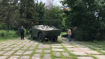 Із парку Тернополя забрали радянську військову техніку
