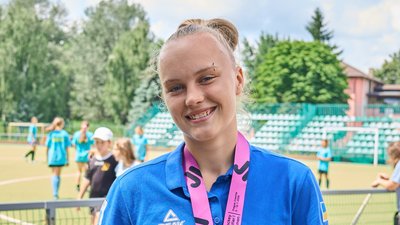 У Сумах зустріли збірну України, яка вийшла до еліти Європи з хокею на траві У Сумах зустріли збірну України, яка вийшла до еліти Європи з хокею на траві