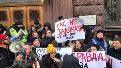 Порошенко про допит у ДБР: Шоу пишуть відомі сценаристи “Сватів”
