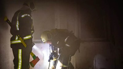 У Києві спалахнула пожежа у двоповерхівці: загинув чоловік