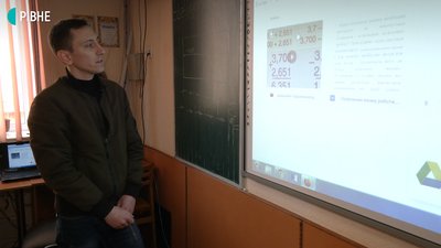 Дистанційне навчання у школах: учні вже почали висилати вчителям домашки Дистанційне навчання у школах: учні вже почали висилати вчителям домашки