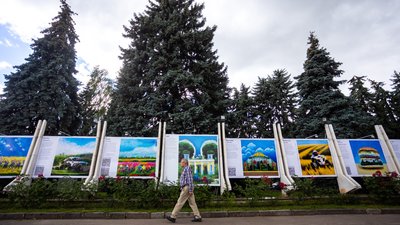 Колаборація людини і машини: на ВДНГ відкрили галерею нереальних історій