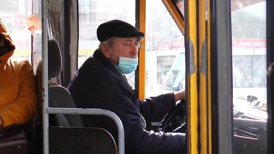 Миколаївські патрульні перевірили міських перевізників на дотримання карантинних обмежень