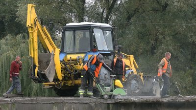 Затори та об'їзд: як ремонтують міст через річку Іква на Рівненщині