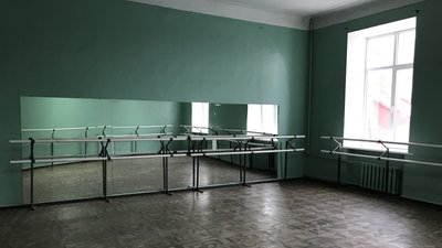 «Укрзалізниця» відтермінувала продаж будинку науки і техніки, що у Полтаві
