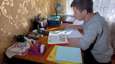 "Йшли близько години по дамбі": як родина Чернових приїхала на Полтавщину з окупованого села "Йшли близько години по дамбі": як родина Чернових приїхала на Полтавщину з окупованого села
