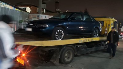 У Херсоні містяни затримали нетверезого водія і передали його поліції