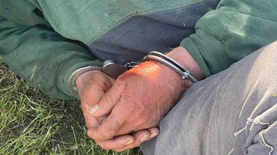 На Одещині чоловік вистрілив з мисливської рушниці у поліцейського, який брав участь у контрдиверсійних заходах На Одещині чоловік вистрілив з мисливської рушниці у поліцейського, який брав участь у контрдиверсійних заходах