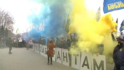 Під будівлею Запорізької міськради відбулося три мітинги одразу