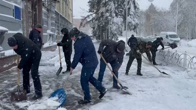 Проблеми з транспортом: як Черкащина справляється з наслідками снігопадів Проблеми з транспортом: як Черкащина справляється з наслідками снігопадів