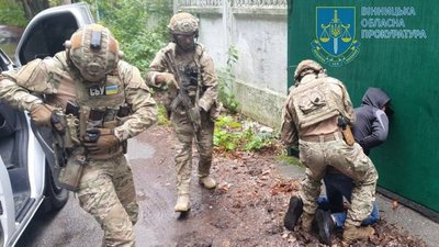 Коригував ракетні удари по українських позиціях: на Вінниччині повідомили про підозру жителю Донеччини