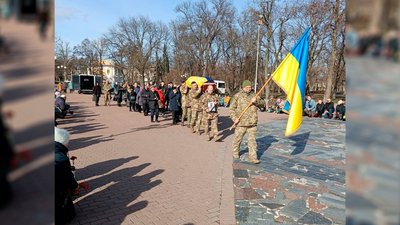 На Чернігівщині поховали двох військових ЗСУ — Віталія Нещерета та Дмитра Юсухнова На Чернігівщині поховали двох військових ЗСУ — Віталія Нещерета та Дмитра Юсухнова