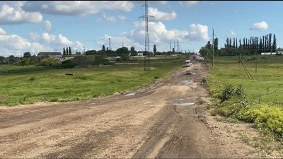 На Миколаївщині протестують проти руху вантажівок аварійною греблею На Миколаївщині протестують проти руху вантажівок аварійною греблею