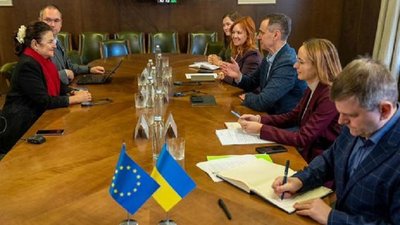 МОЗ прагне створити "фармбезвіз" для виходу українських ліків на європейський ринок МОЗ прагне створити "фармбезвіз" для виходу українських ліків на європейський ринок