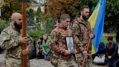 На Тернопільщині попрощалися з загиблим військовим Василем Мармусом