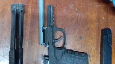 пістолет, хоростків, вилучили зброю, поліція