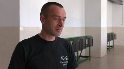 "Ця собака довіряє мені, а я довіряю їй". Як франківські кінологи навчають собак шукати вибухівки "Ця собака довіряє мені, а я довіряю їй". Як франківські кінологи навчають собак шукати вибухівки