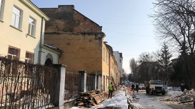 У Львові негода руйнує будинки
