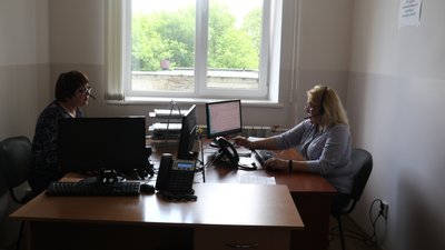 У Житомирі фахівці колцентру запрошують на вакцинацію людей, які зареєструвалися через портал "Дія"