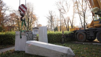 У Польщі вперше демонтували одразу чотири памʼятники, присвячені Червоній армії. Фото У Польщі вперше демонтували одразу чотири памʼятники, присвячені Червоній армії. Фото