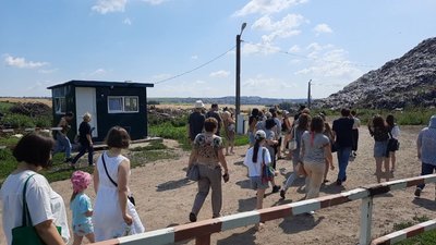 До сміттєвого туру долучились десятки хмельничан. До сміттєвого туру долучились десятки хмельничан.