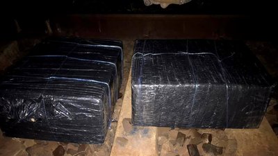 На Закарпатті у вантажному потязі митники виявили контрабанду