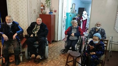 На Херсонщині працівники геріатричного пансіонату влаштували свято для своїх підопічних На Херсонщині працівники геріатричного пансіонату влаштували свято для своїх підопічних