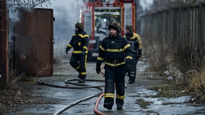 Обстріли Херсона: зранку російські військові влучили у будівлю ліцею Обстріли Херсона: зранку російські військові влучили у будівлю ліцею