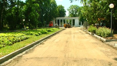 У Вінниці триває реконструкція центрального парку імені Леонтовича У Вінниці триває реконструкція центрального парку імені Леонтовича