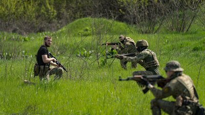 "Навчання з медицини, тактики – те, що рятує життя на війні": на Дніпропетровщині провели вишкіл для цивільних "Навчання з медицини, тактики – те, що рятує життя на війні": на Дніпропетровщині провели вишкіл для цивільних
