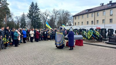 У Сумах попрощалися з бійцем Даніілом Ігнатенком У Сумах попрощалися з бійцем Даніілом Ігнатенком