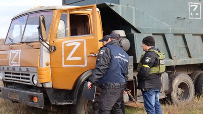 Насилували та грабували: поліцейські затримали підозрюваних у співпраці з РФ в окупованому Вовчанську