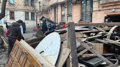 Підвал на вулиці Худяковій (Поштовій), 4 Підвал на вулиці Худяковій (Поштовій), 4