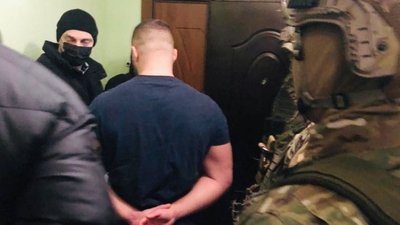 На Франківщині поліцейські і працівники служби безпеки затримали угруповання рекетирів На Франківщині поліцейські і працівники служби безпеки затримали угруповання рекетирів