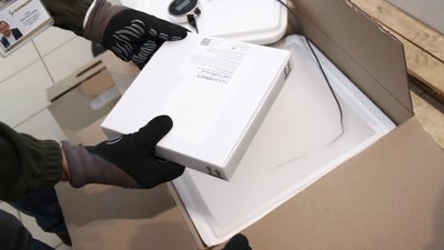 Вакцина Pfizer в спеціальних холодильниках, де підтримується температура від -60 до -90 градусів за Цельсієм
