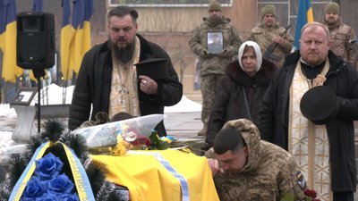 Із 37-річним воїном Палом Дороховим попрощались у Рівному Із 37-річним воїном Палом Дороховим попрощались у Рівному