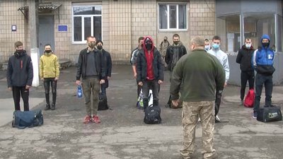 З Кропивницького на військову службу відправили 15 призовників