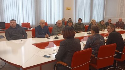 Учасники обговорення Учасники обговорення