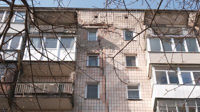 Небезпечні будинки з тріщинами. Порівняльна історія двох багатоповерхівок у Рівному