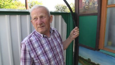 На Житомирщині 83-річний пенсіонер перетворив власну садибу на картинну галерею На Житомирщині 83-річний пенсіонер перетворив власну садибу на картинну галерею