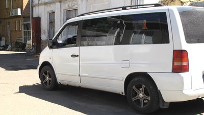 Допомогу возять втричі рідше. Хмельницькі волонтери не мають чим заправляти авто