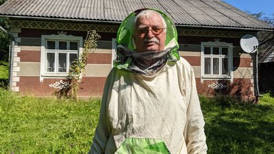 Гроші на бджіл. Пасічники Буковини можуть отримати державну допомогу Гроші на бджіл. Пасічники Буковини можуть отримати державну допомогу